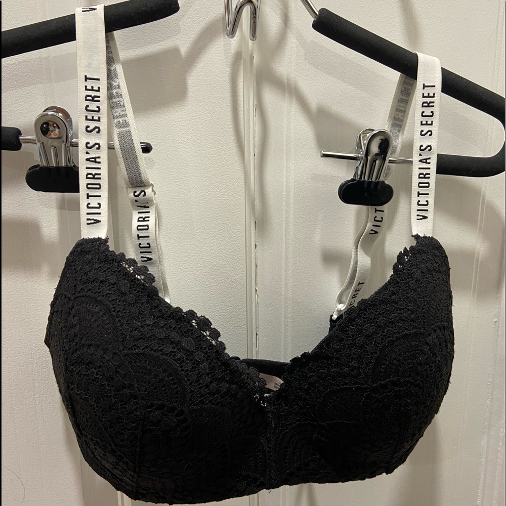 NWOT victoria secret bra 32dd